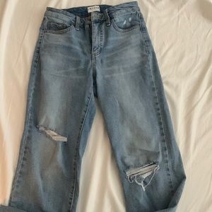 Frayed Hi-Rise Straight leg jeans